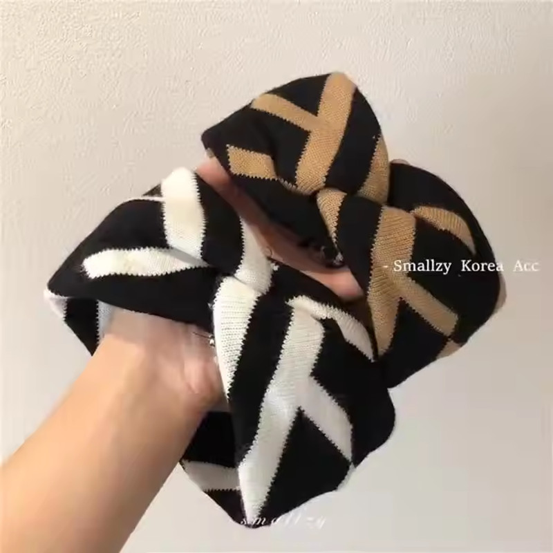 Modekreuz gestrickte Stirnbänder Twist Strick Haar Band Spa Frauen Haarband